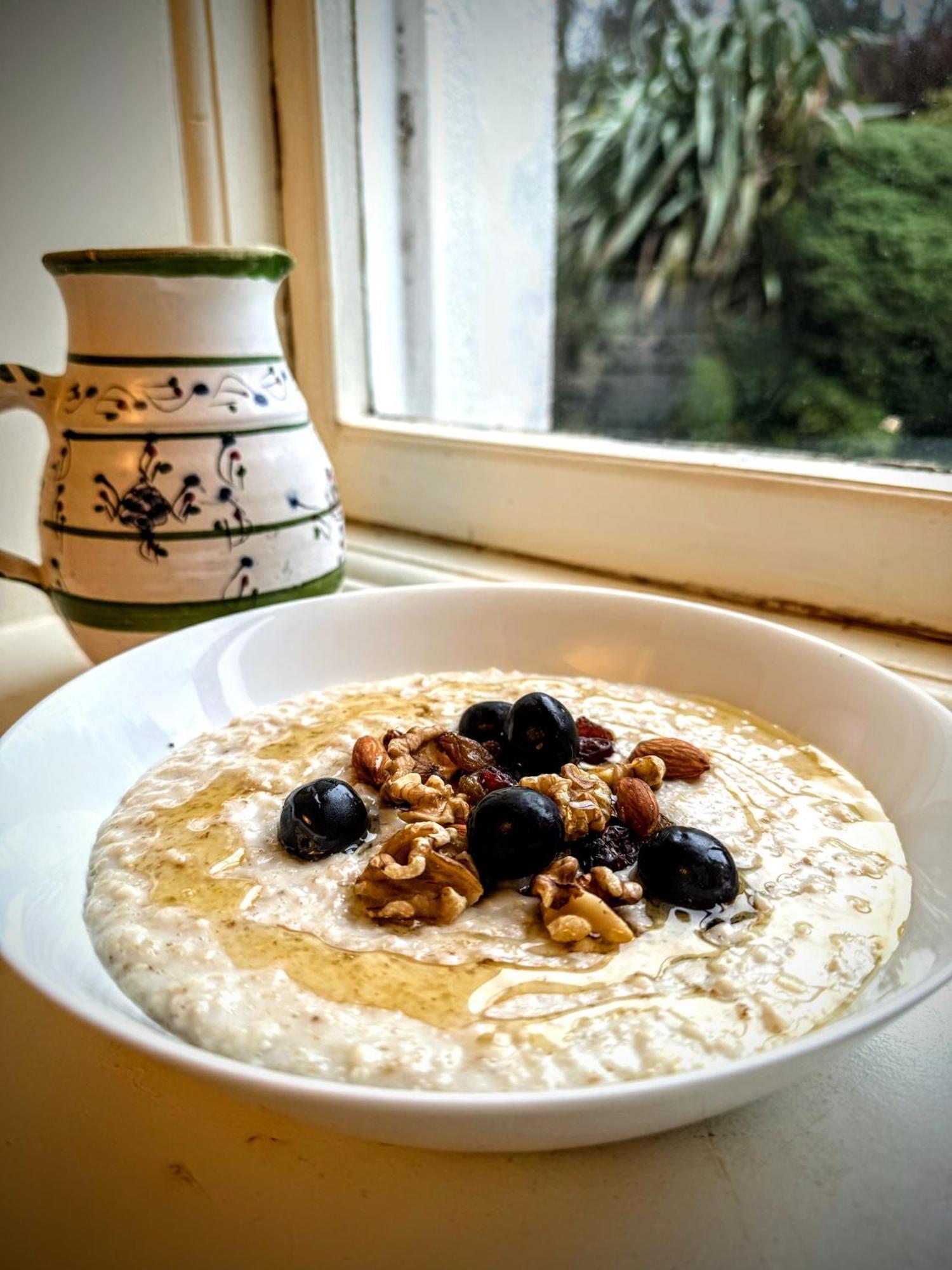 Clone Country House Aughrim Exterior photo Oatmeal with blueberries and walnuts