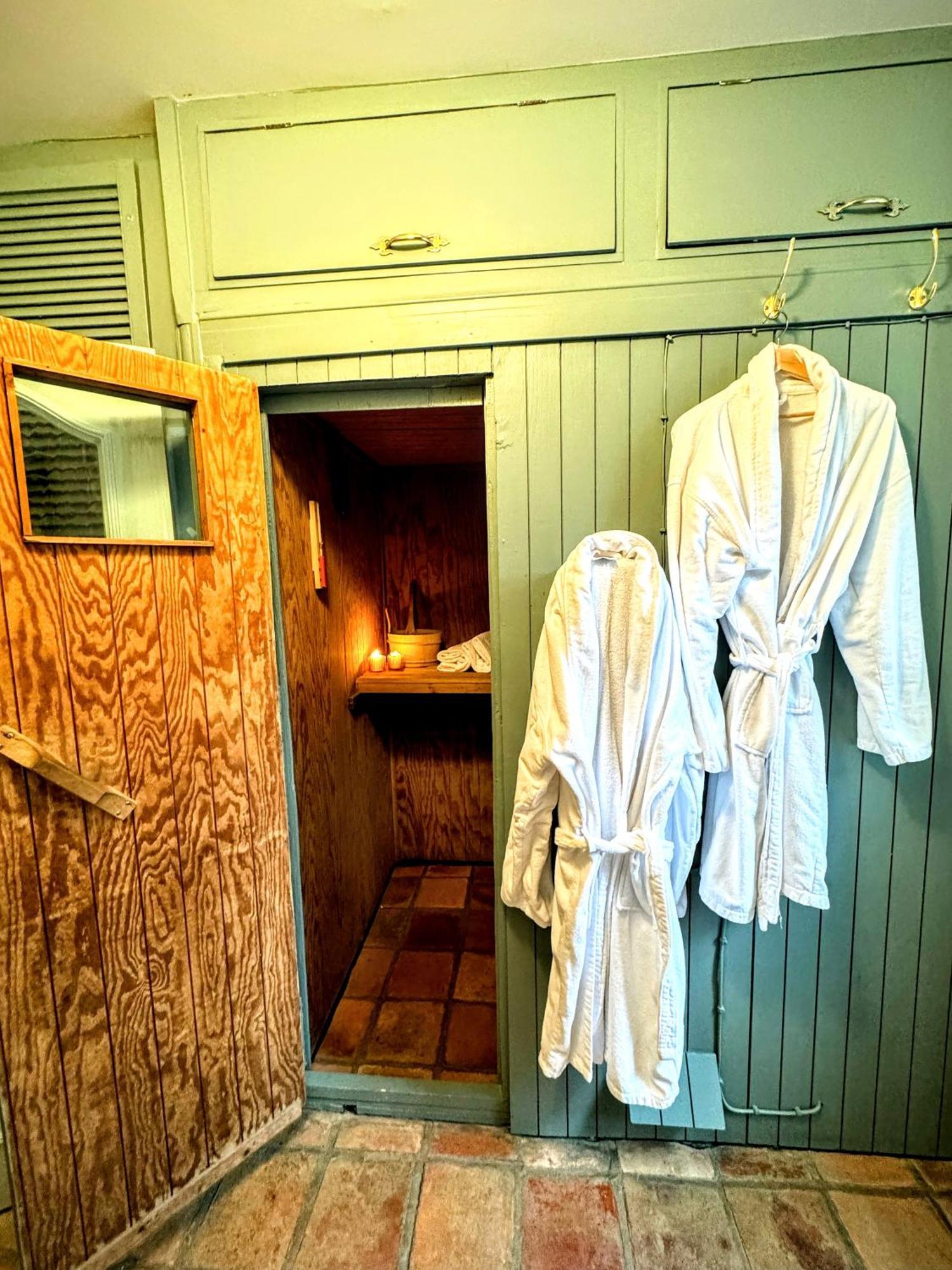 Clone Country House Aughrim Exterior photo A traditional Japanese onsen