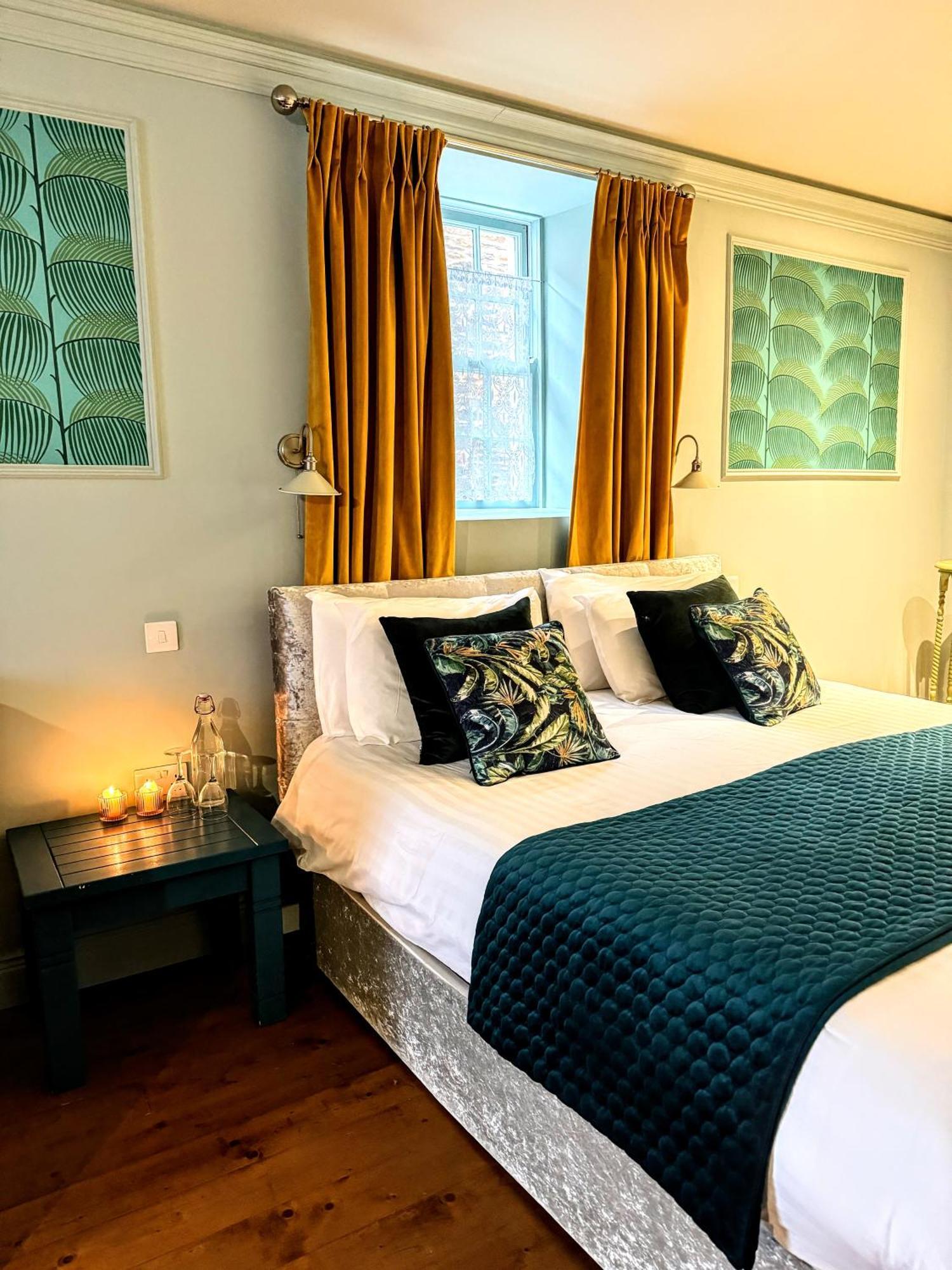 Clone Country House Aughrim Exterior photo A bedroom at The Old Vicarage