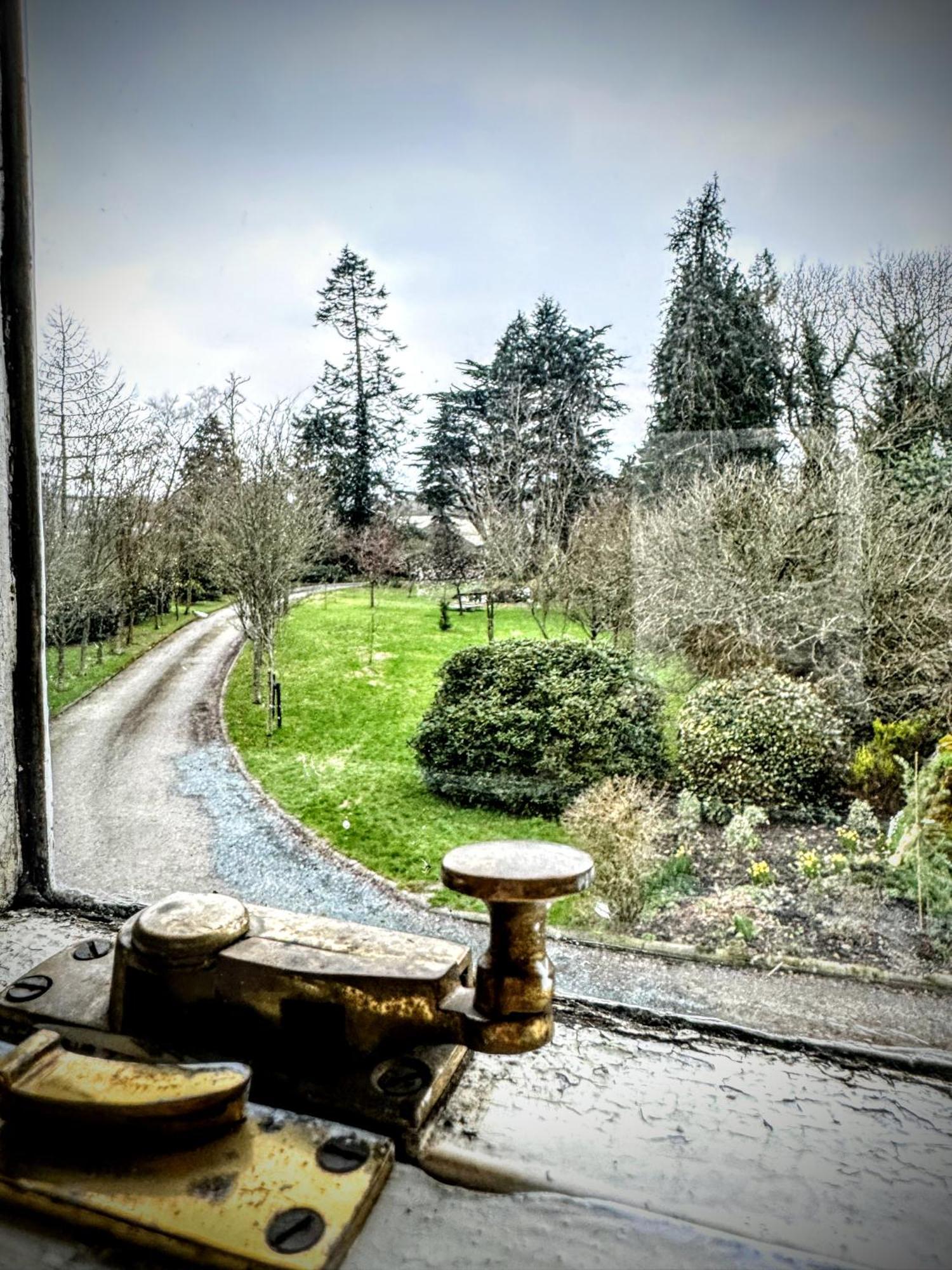 Clone Country House Aughrim Exterior photo The entrance to the garden